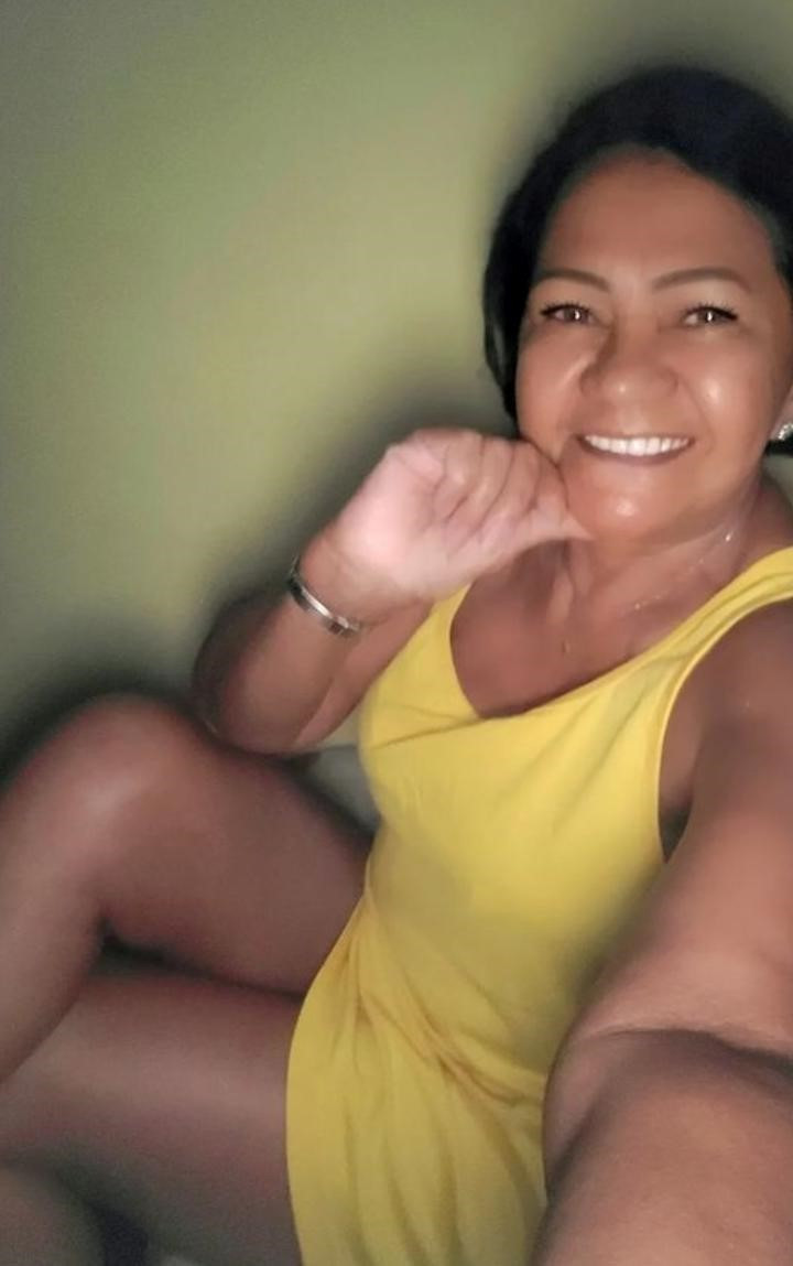 Une milf pour un jeune de suite