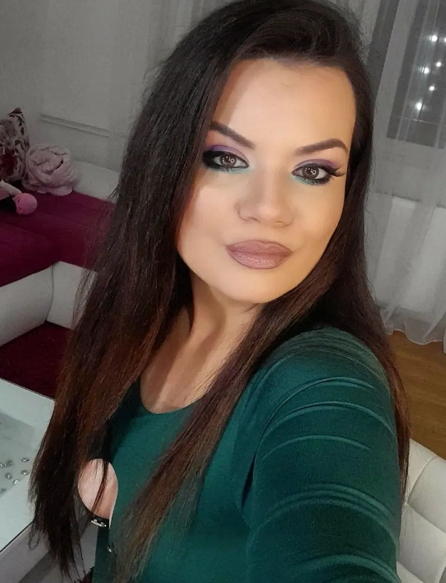 Je suis une chaude femme coquine