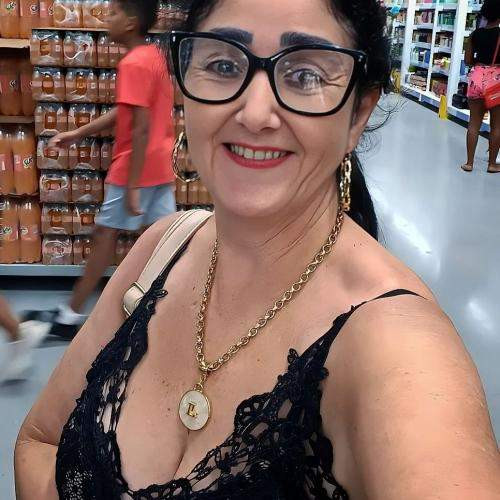 Moi, ce qu'il me faut, c'est un coquin qui saura mettre ce sourire sur mon visage après.